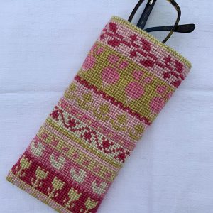 Hønsestik Brilleetui - Broderi Kit